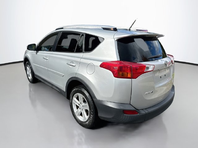 Used 2013 Toyota RAV4 XLE AWD/4WD image 5