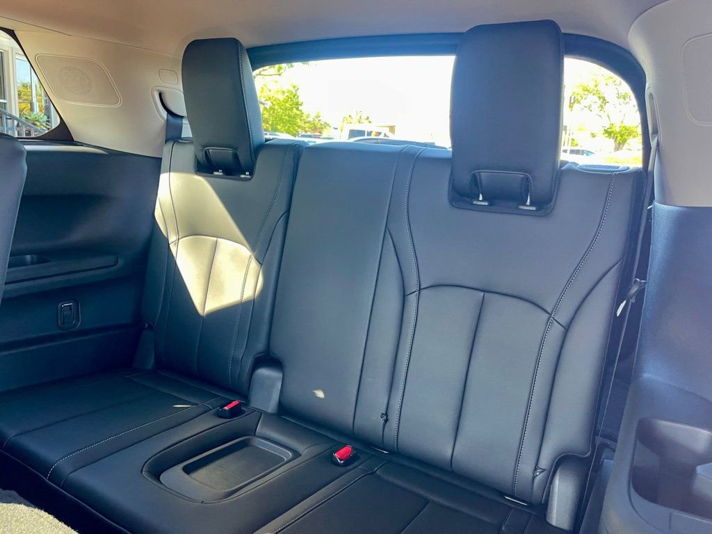 Used 2026 INFINITI QX60 Luxe w/ Cargo Package FWD image 13