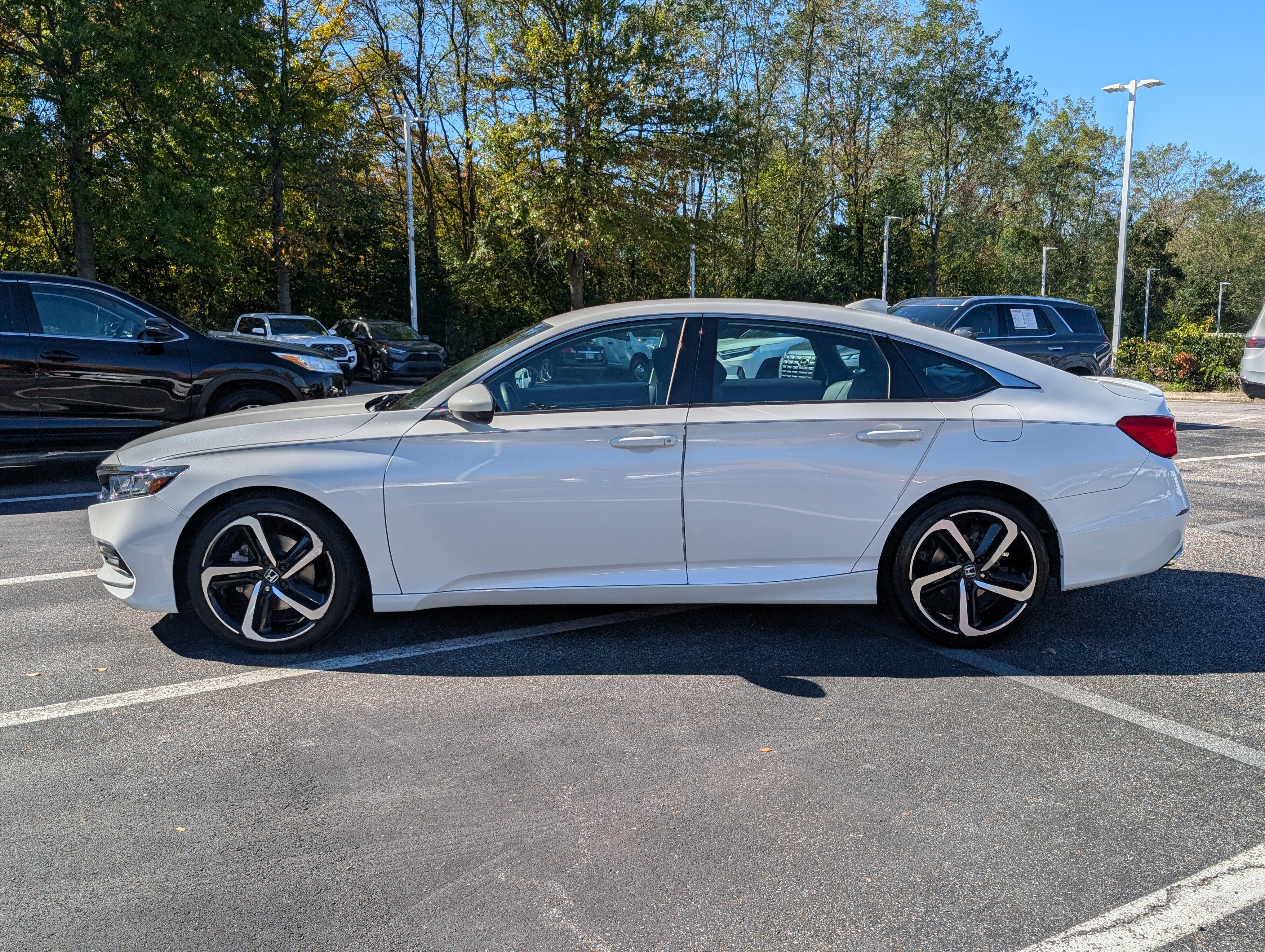 Used 2018 Honda Accord Sport image 6