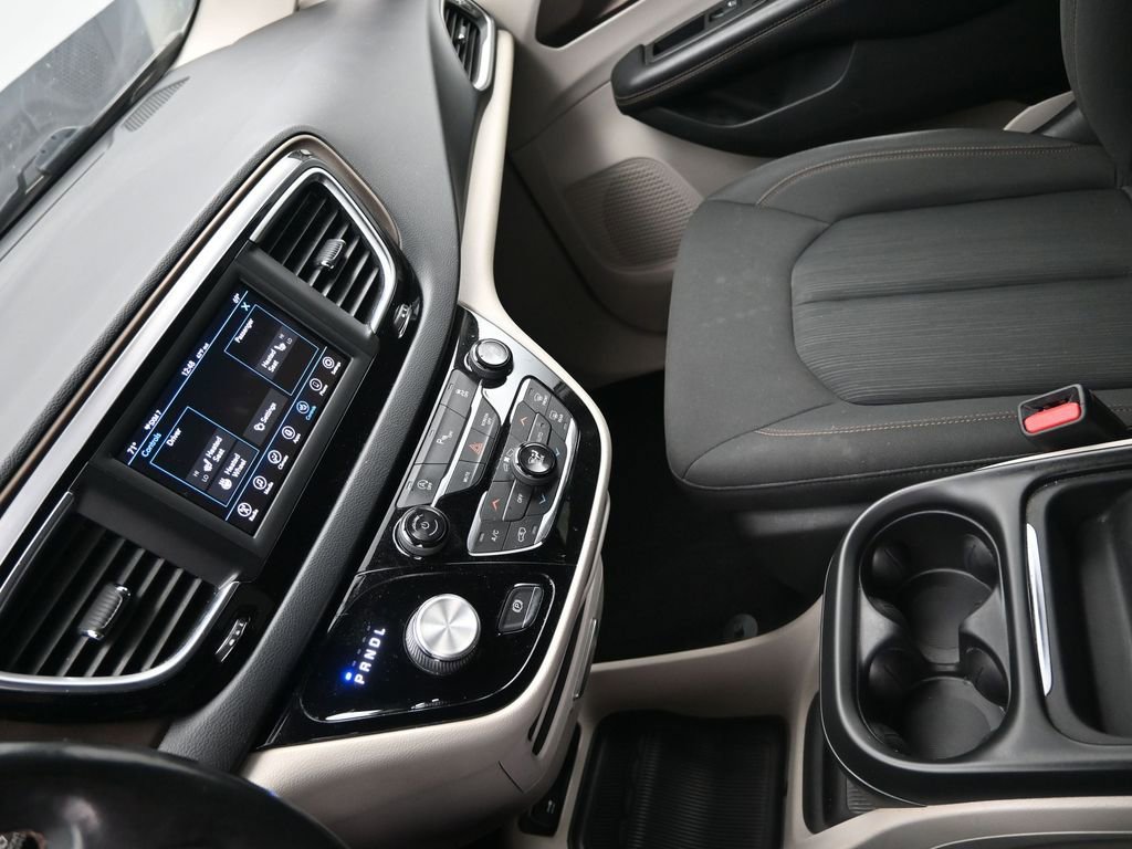 Used 2019 Chrysler Pacifica Touring Plus w/ Cold Weather Group image 20