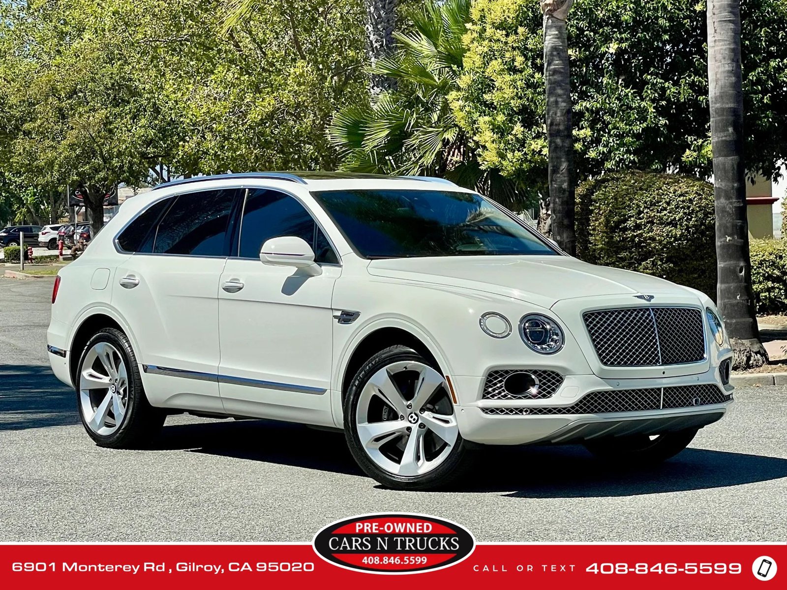 Used 2018 Bentley Bentayga AWD/4WD image 35