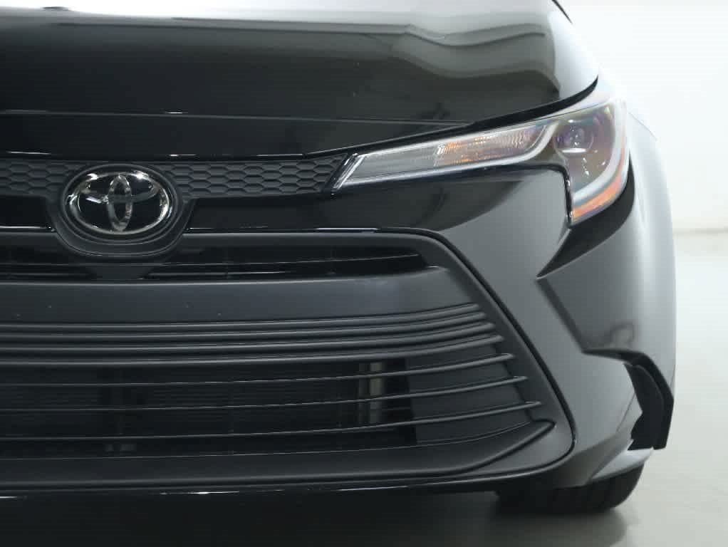 Certified 2025 Toyota Corolla LE FWD image 7