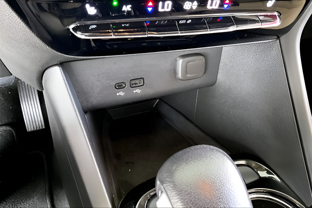 Used 2024 Buick Encore GX Avenir FWD image 24
