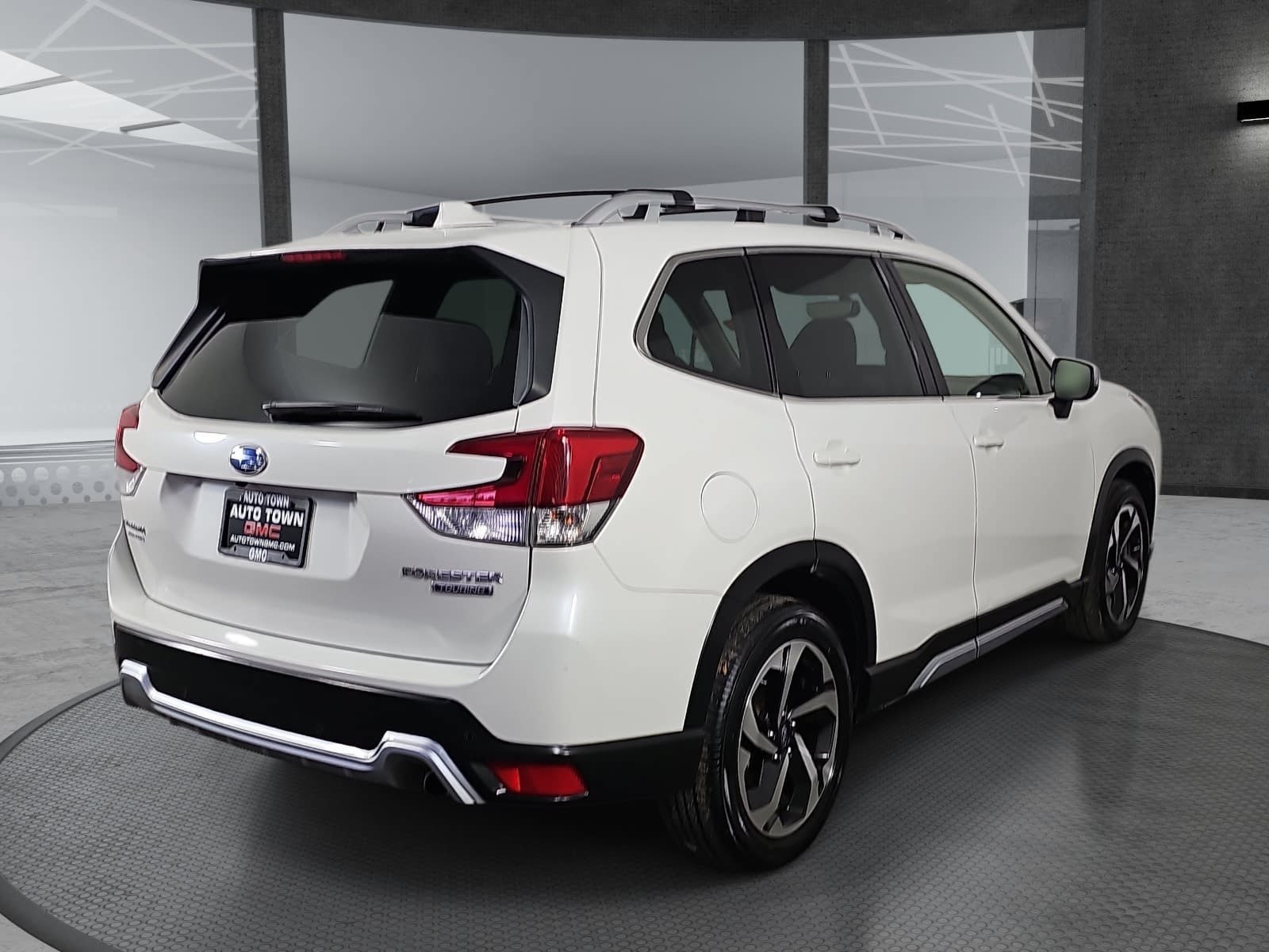 Used 2022 Subaru Forester Touring AWD/4WD image 5