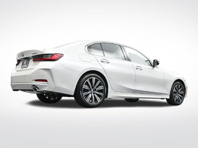 New 2026 BMW 330i xDrive Sedan w/ Premium Package AWD/4WD image 32