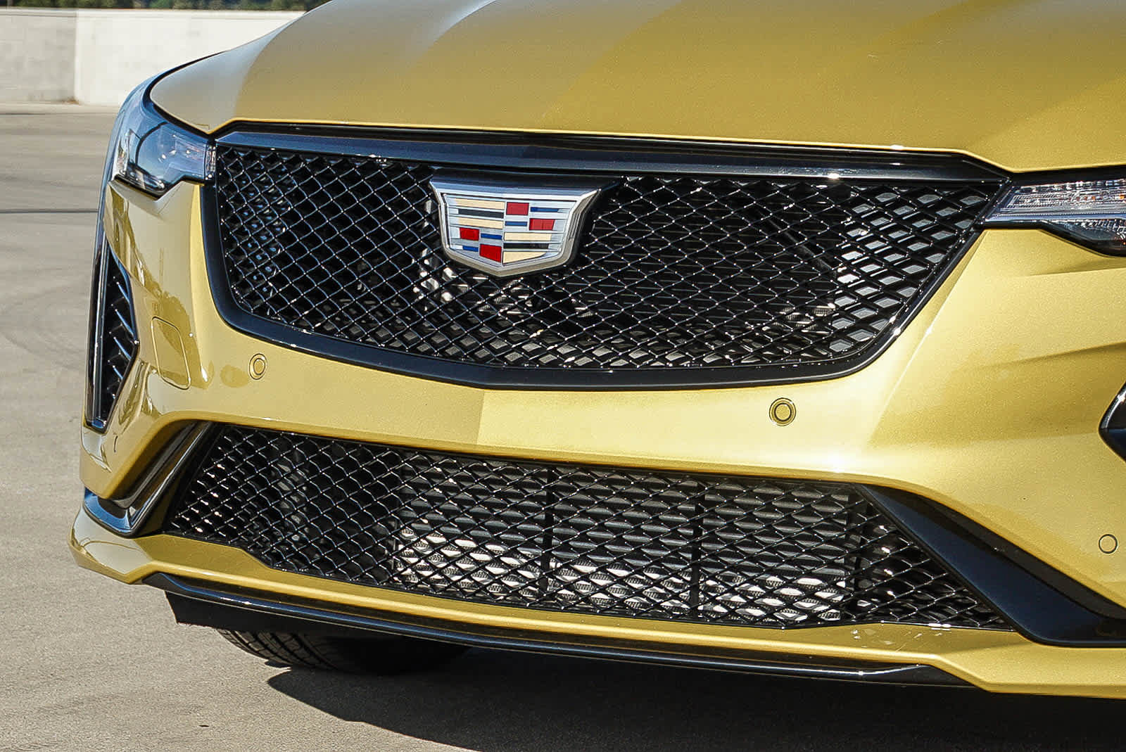 Used 2025 Cadillac CT4 V RWD image 8