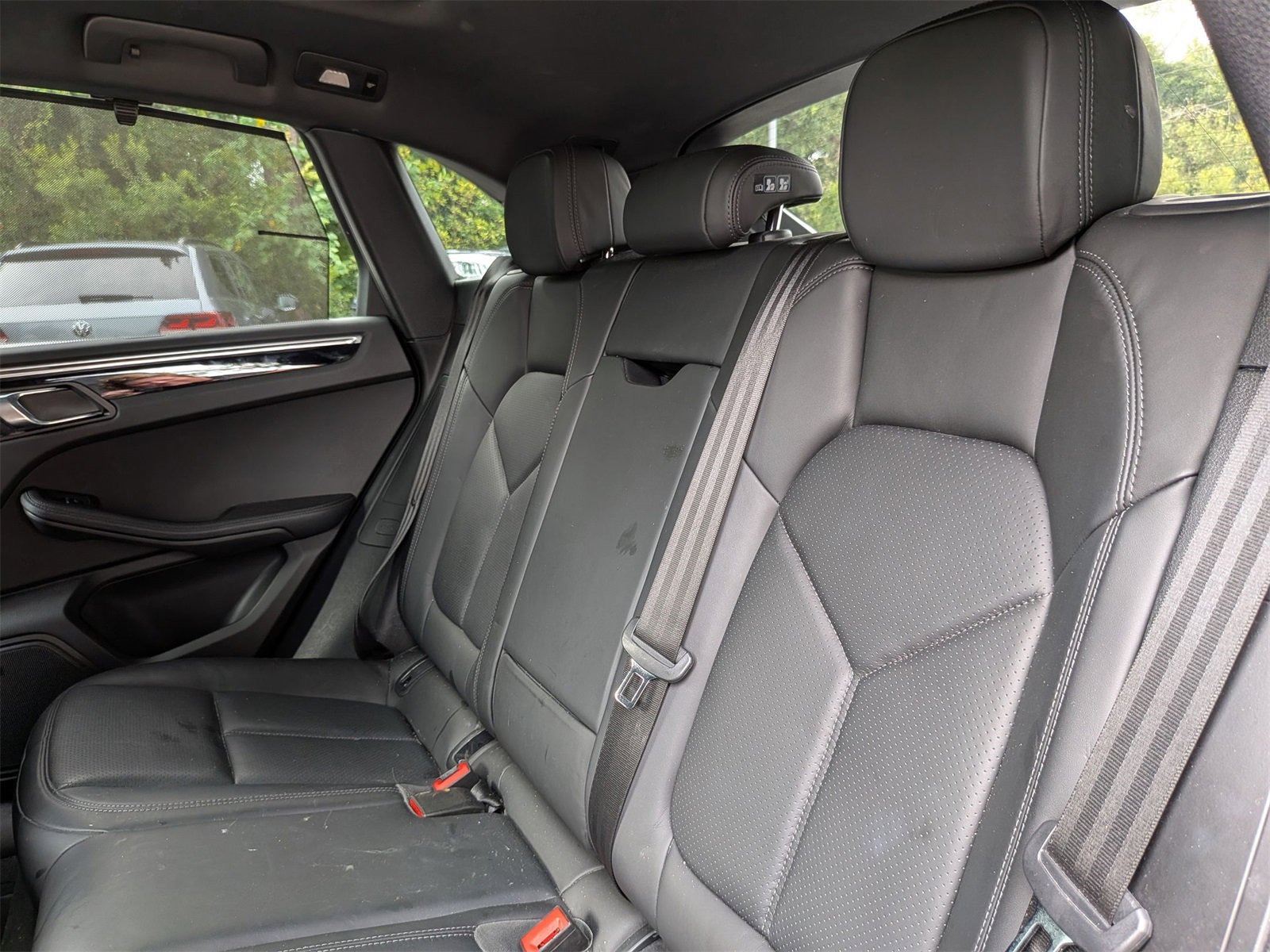 Used 2021 Porsche Macan image 32