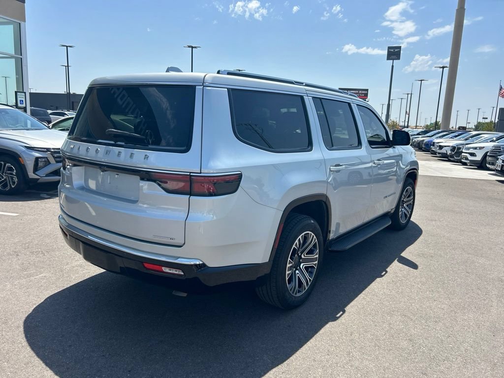 Used 2023 Jeep Wagoneer Series II AWD/4WD image 9