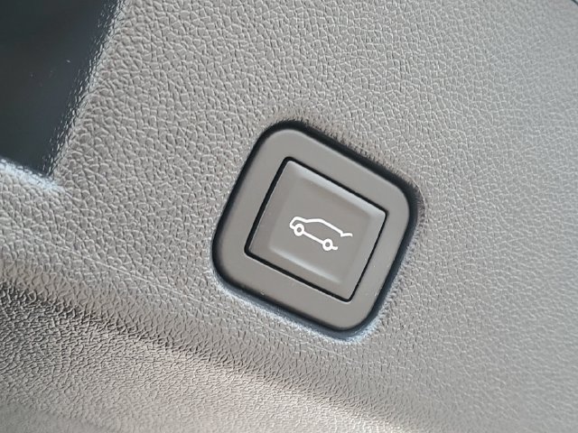 Used 2025 Buick Enclave Preferred w/ Trailering Package, 5000 lbs. FWD image 37