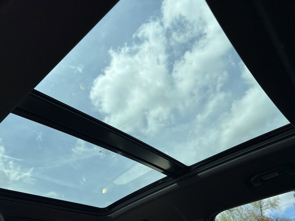 Used 2022 Chevrolet Blazer RS w/ Enhanced Convenience Package AWD/4WD image 31