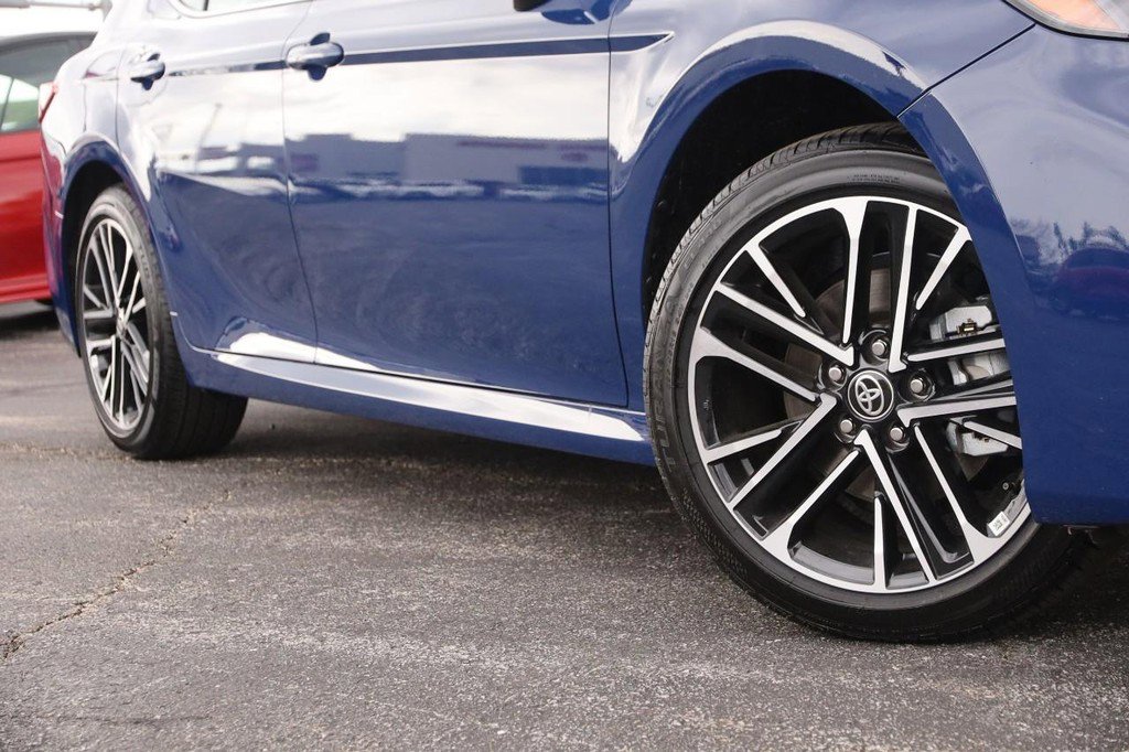 Used 2026 Toyota Camry XLE w/ Premium Plus Package image 3