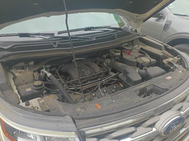 Used 2018 Ford Explorer XLT w/ Equipment Group 202A FWD image 23