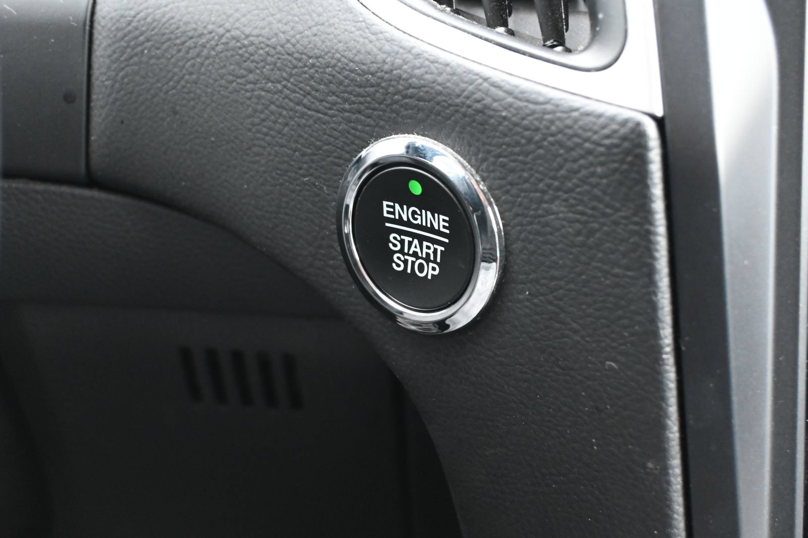Used 2024 Ford Edge SEL AWD/4WD image 19