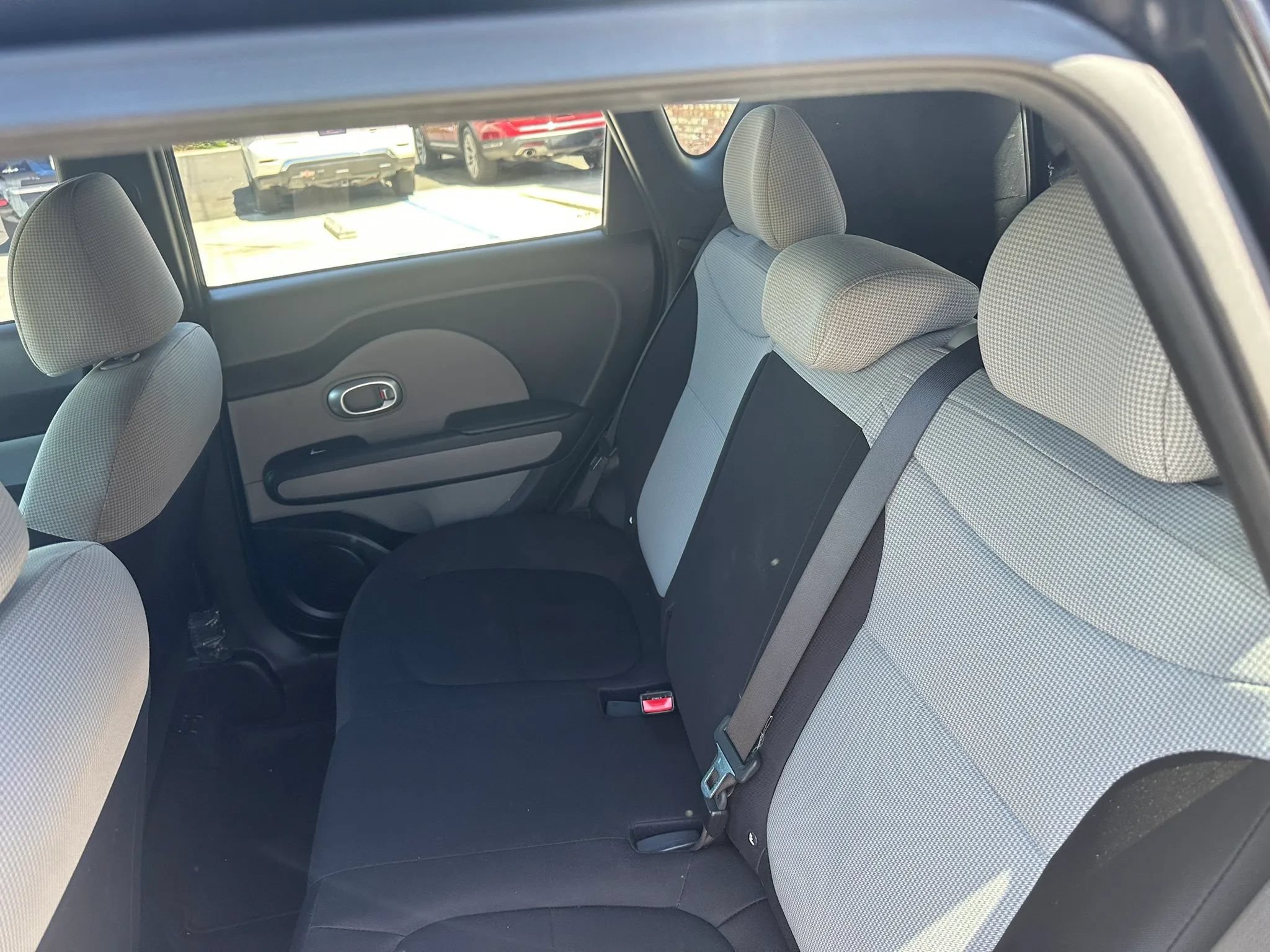 Used 2018 Kia Soul FWD image 26