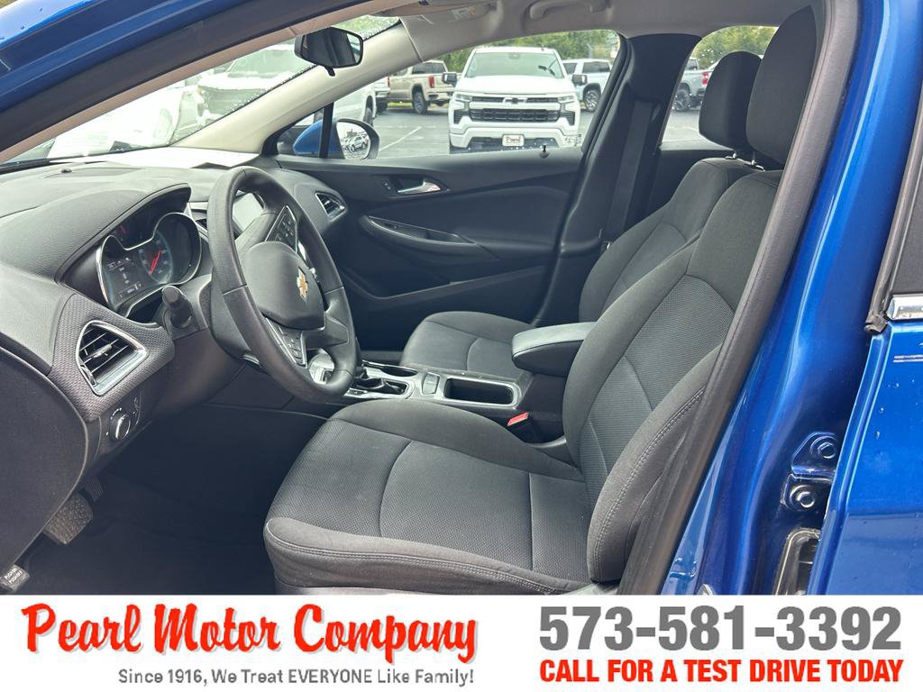 Certified 2018 Chevrolet Cruze LT FWD image 10
