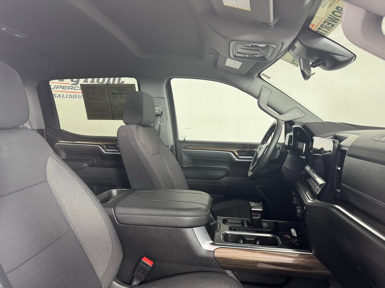 Used 2025 Chevrolet Silverado 1500 LT AWD/4WD image 40