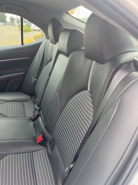 Used 2020 Toyota Camry SE image 9