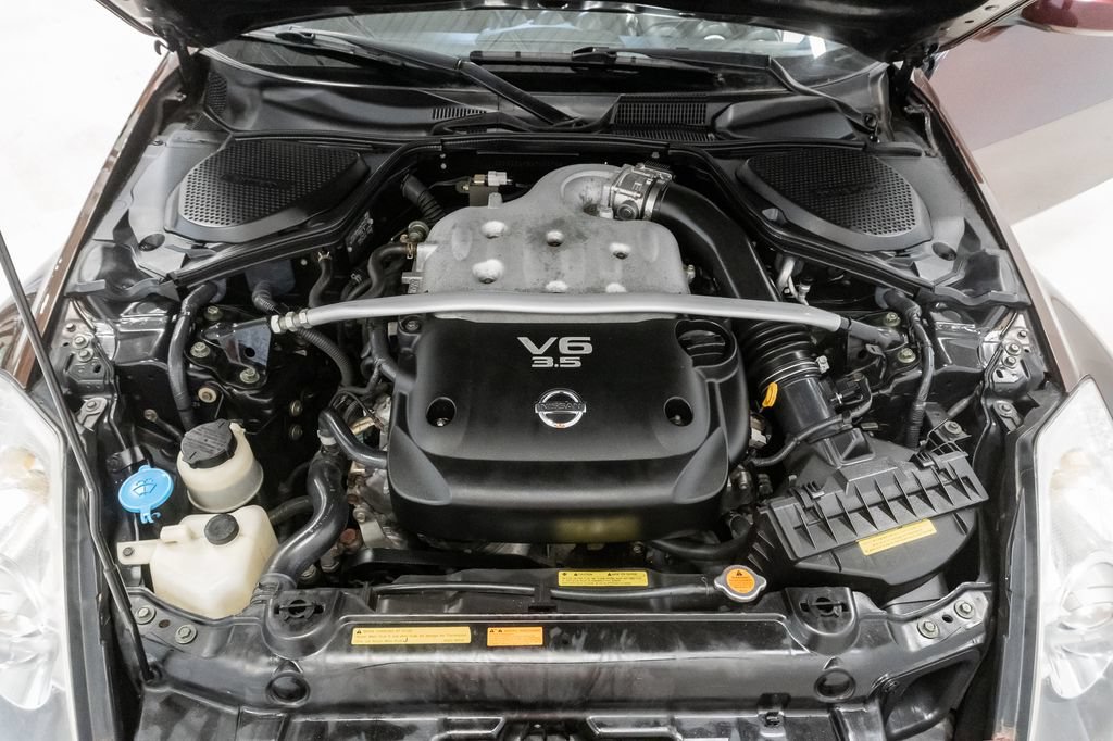 Used 2006 Nissan 350Z Grand Touring RWD image 3