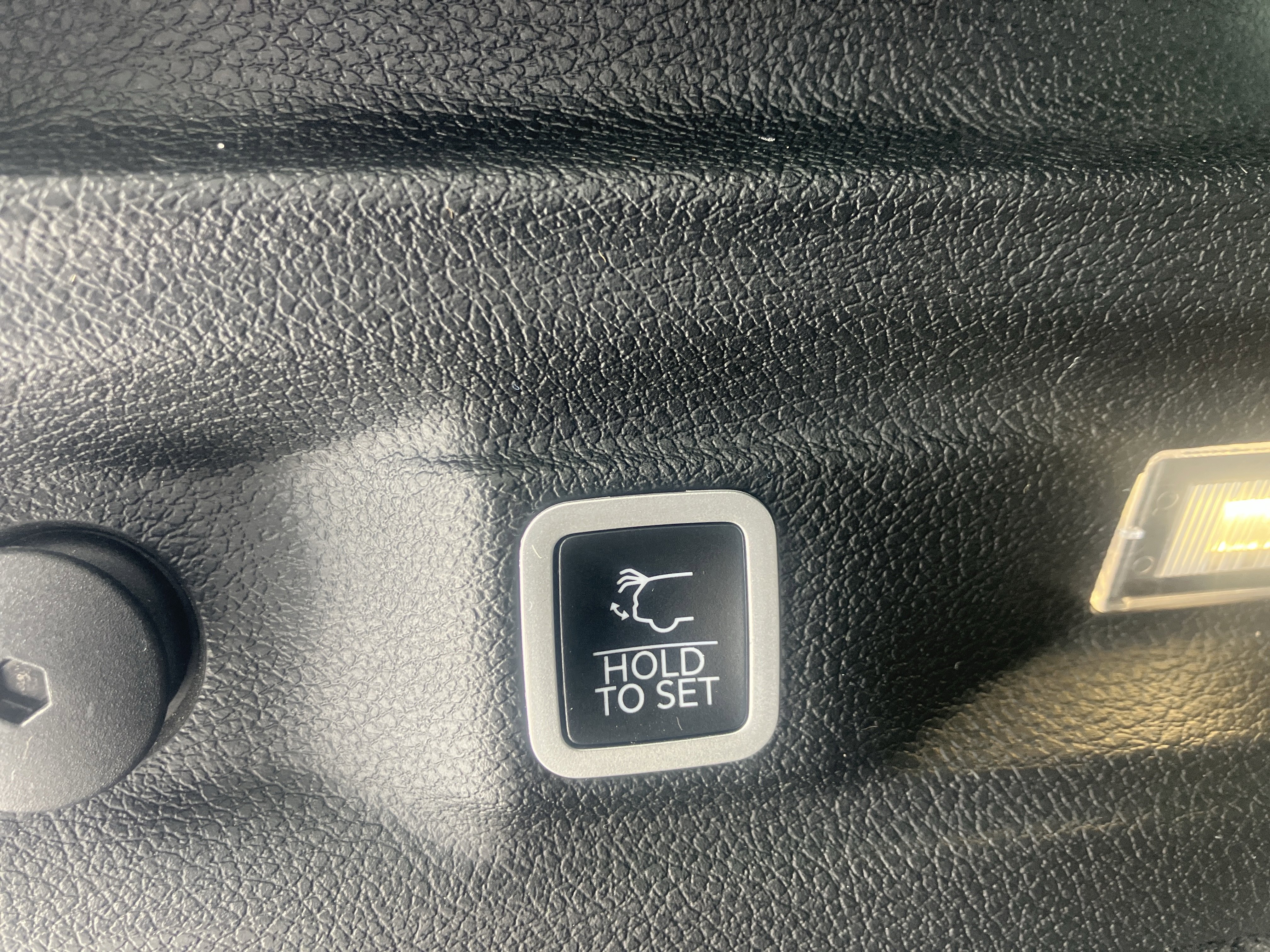 Used 2021 Jeep Grand Cherokee L Overland w/ Luxury Tech Group IV image 14