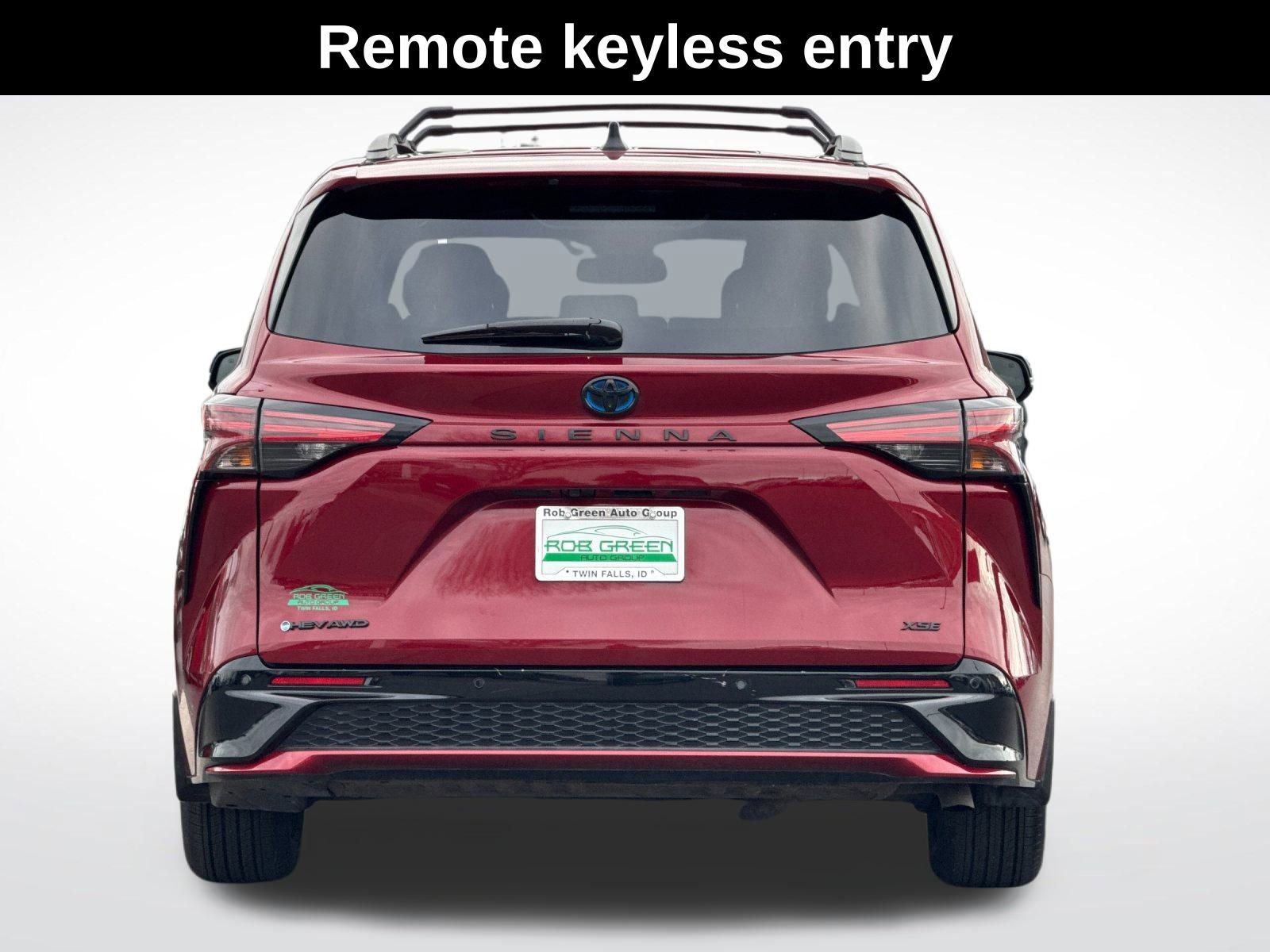 Used 2025 Toyota Sienna XSE w/ XSE Premium Package image 4