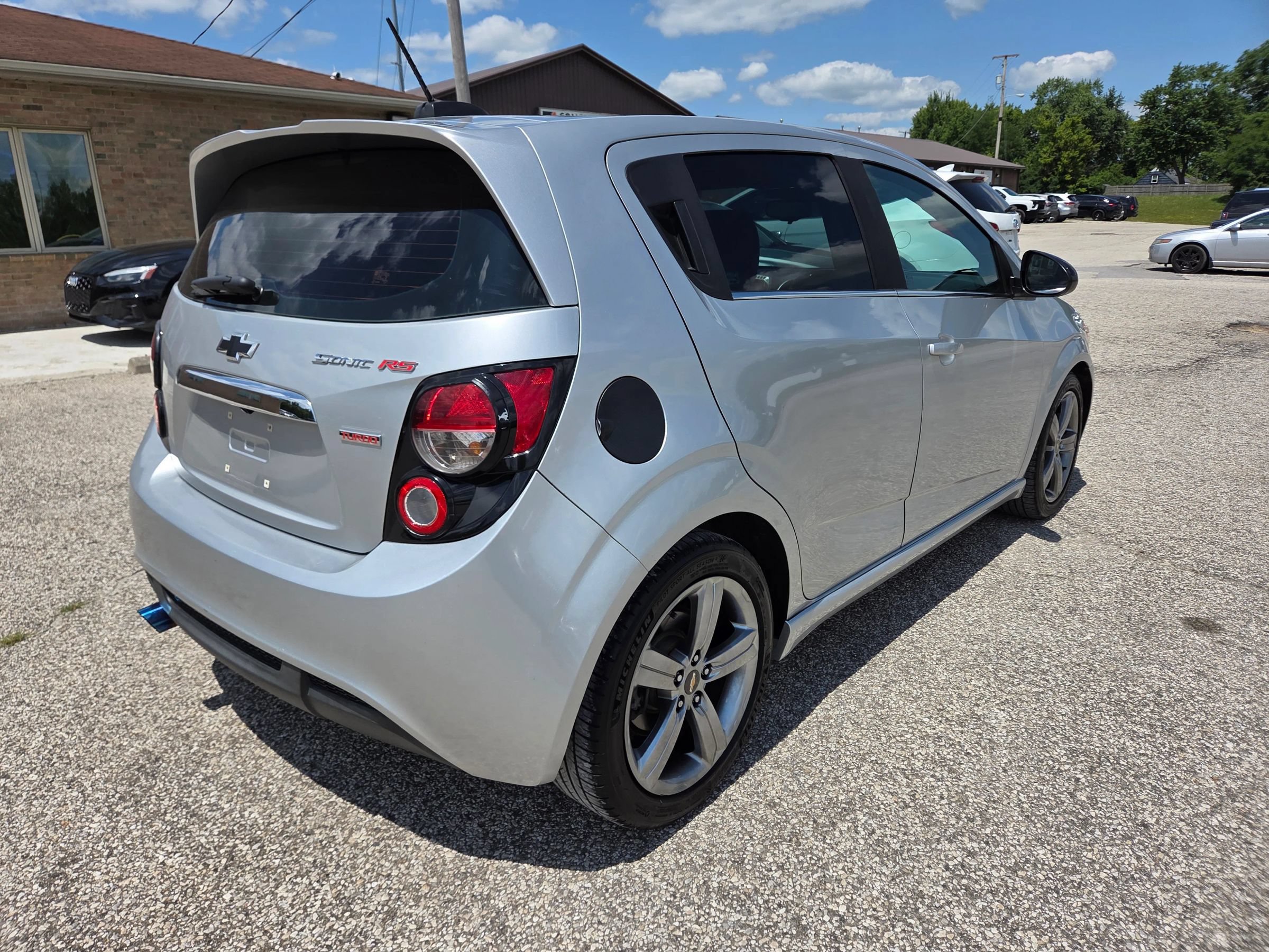 Used 2015 Chevrolet Sonic RS w/ Advanced Safety Package FWD image 5