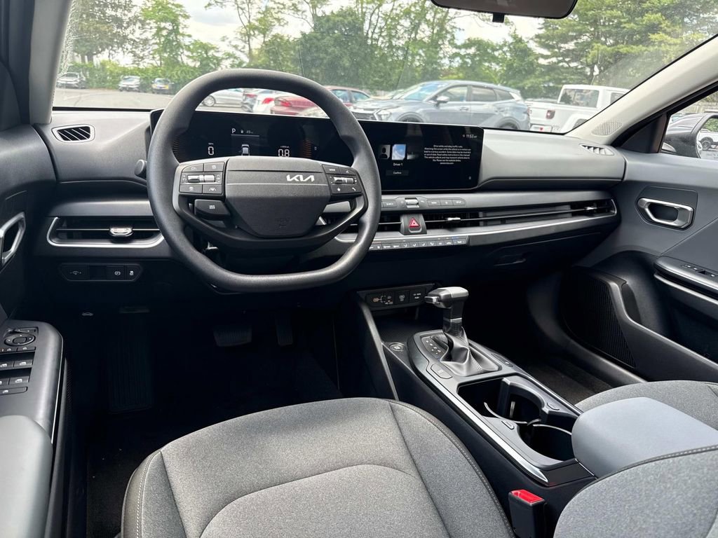 New 2025 Kia K4 LXS image 7