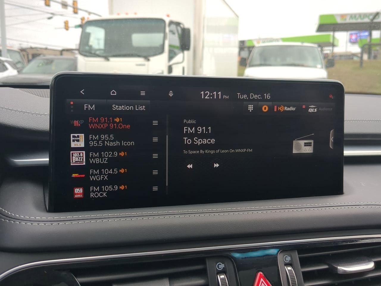 Used 2022 Genesis G70 2.0T w/ Prestige Package image 13