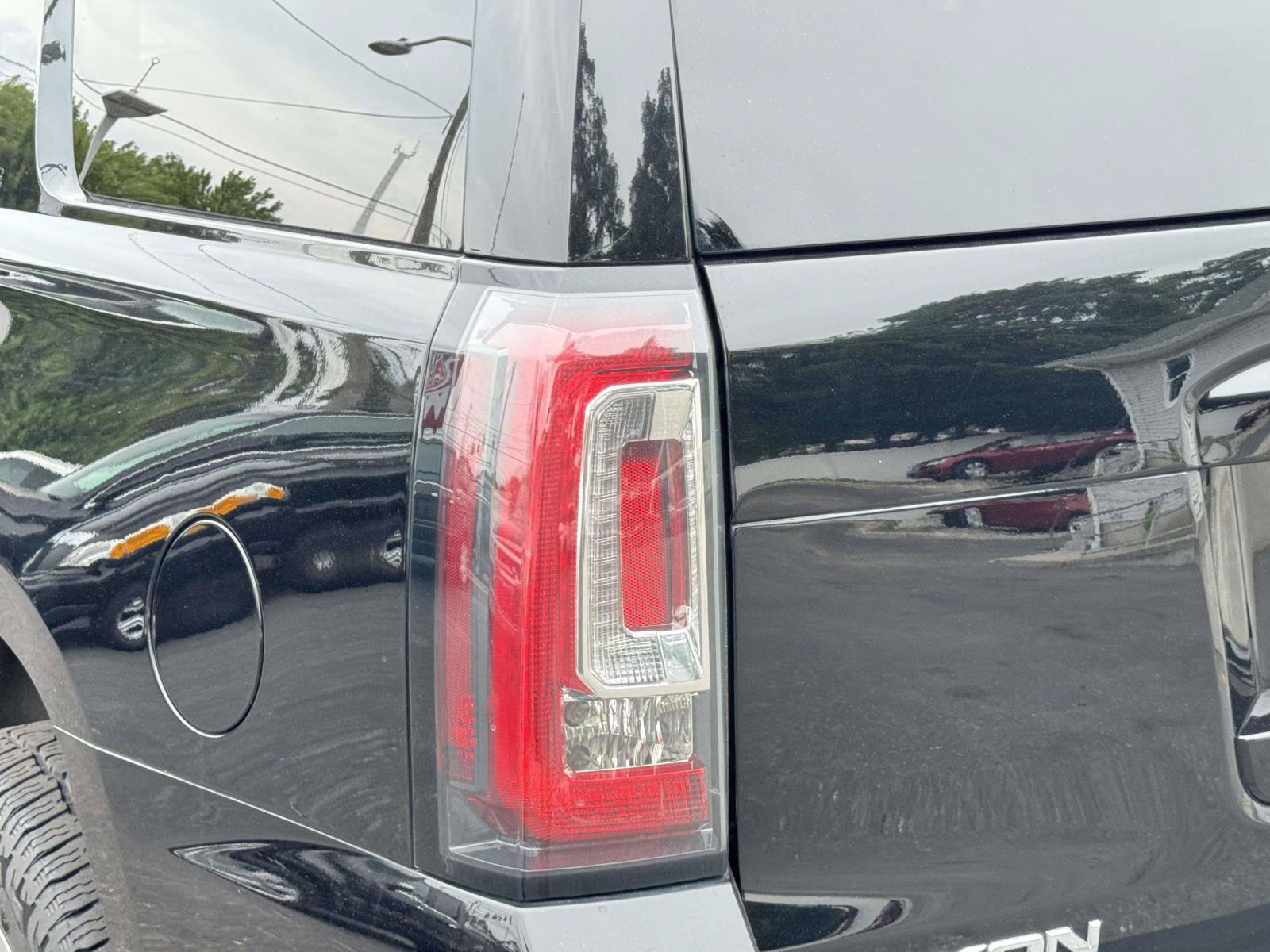 Used 2019 GMC Yukon SLE AWD/4WD image 8