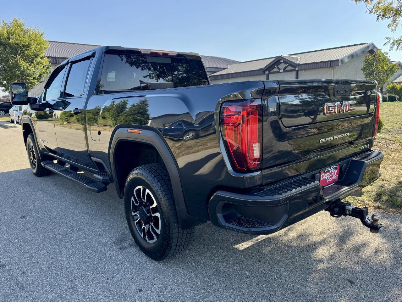 Used 2020 GMC Sierra 2500 AT4 w/ AT4 Preferred Package image 8