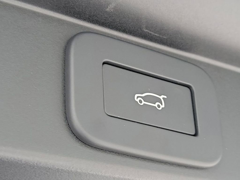 New 2026 Land Rover Range Rover Long Wheelbase Autobiography image 12