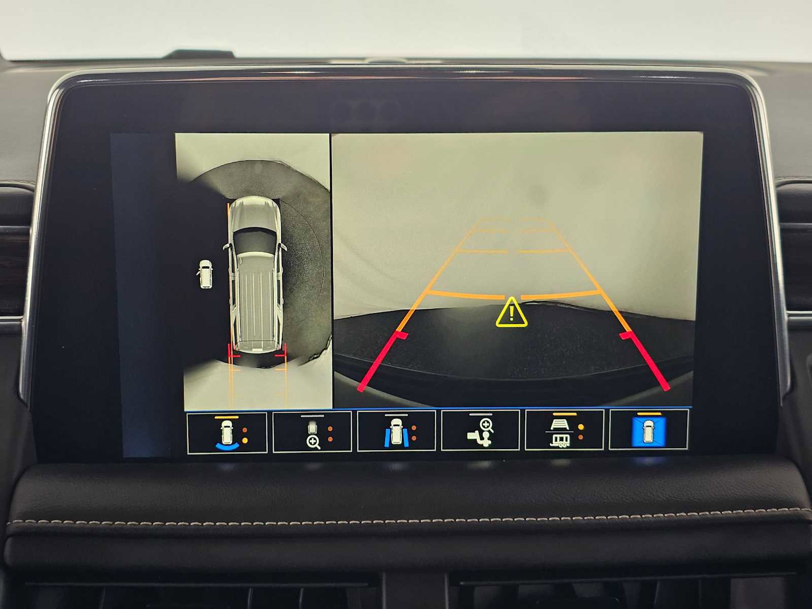 Used 2023 Chevrolet Tahoe Premier w/ Premium Package 2 image 28