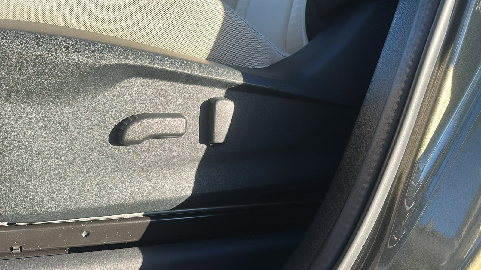 Certified 2025 Subaru Ascent Premium w/ Premium Package image 9