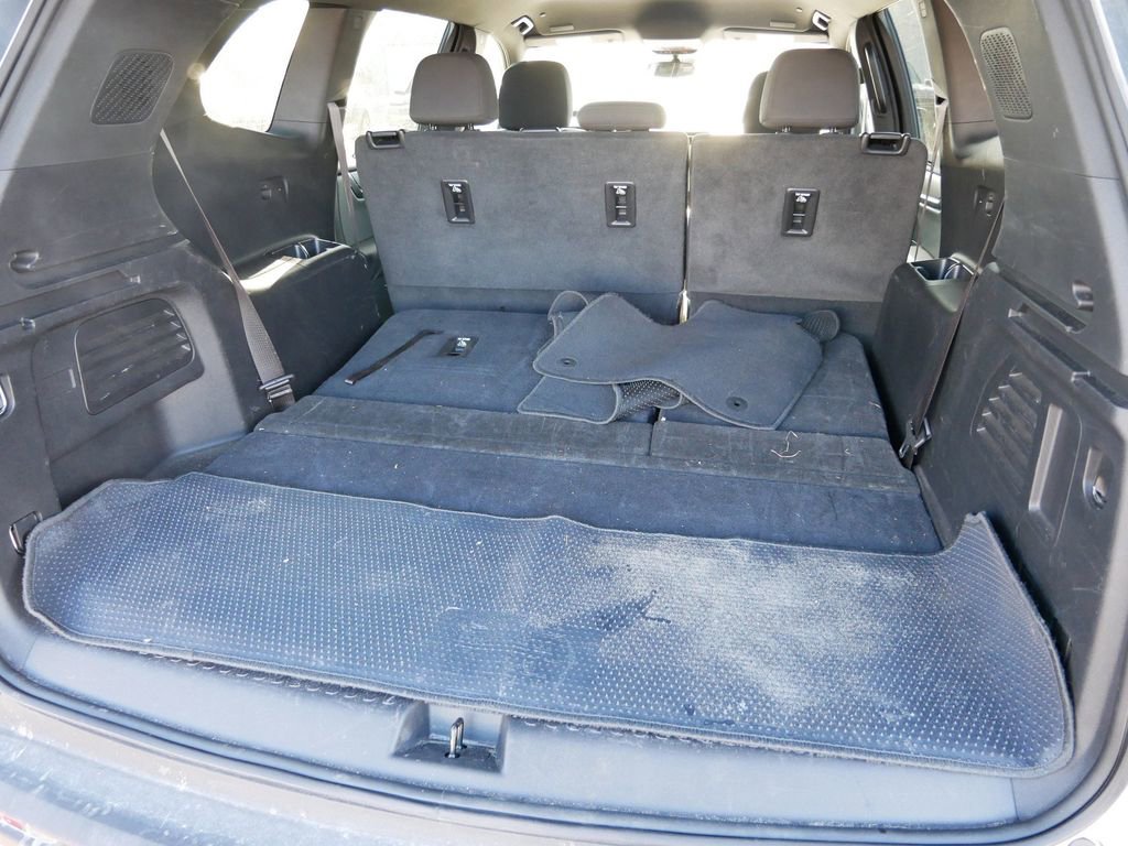 Used 2025 GMC Acadia Elevation image 10