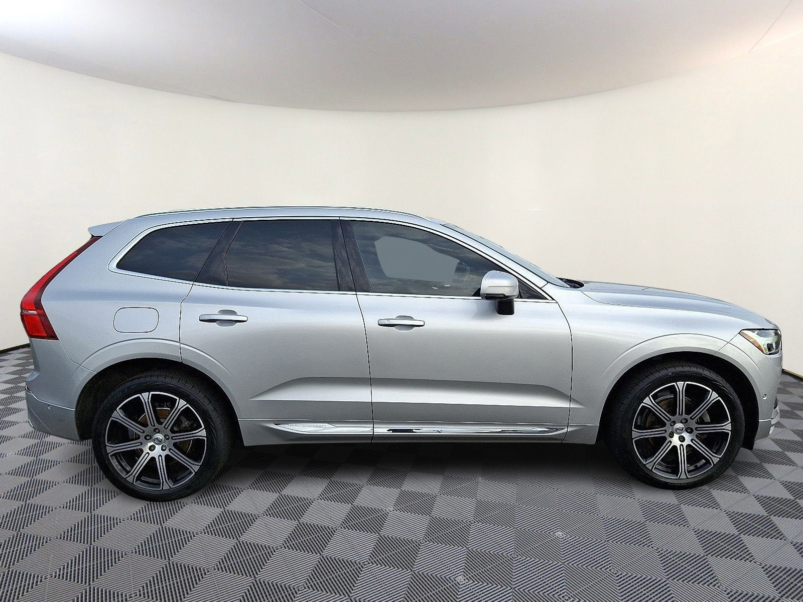 Used 2019 Volvo XC60 T5 Inscription w/ Protection Package Premier image 7