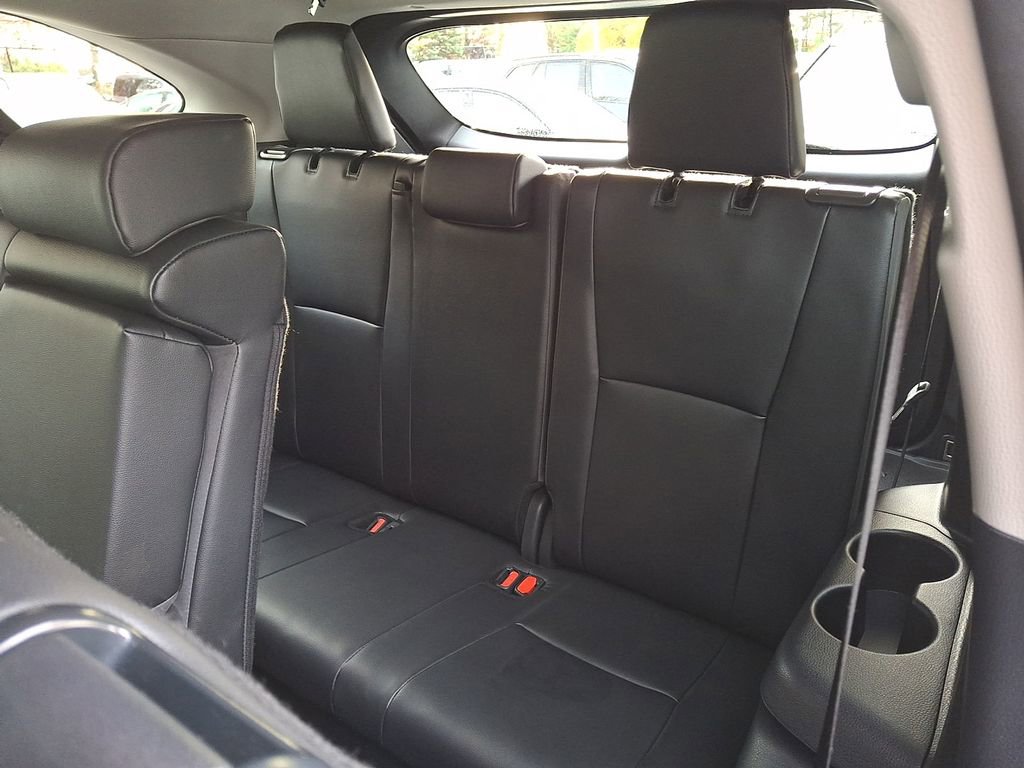 Used 2024 Toyota Highlander XLE image 11