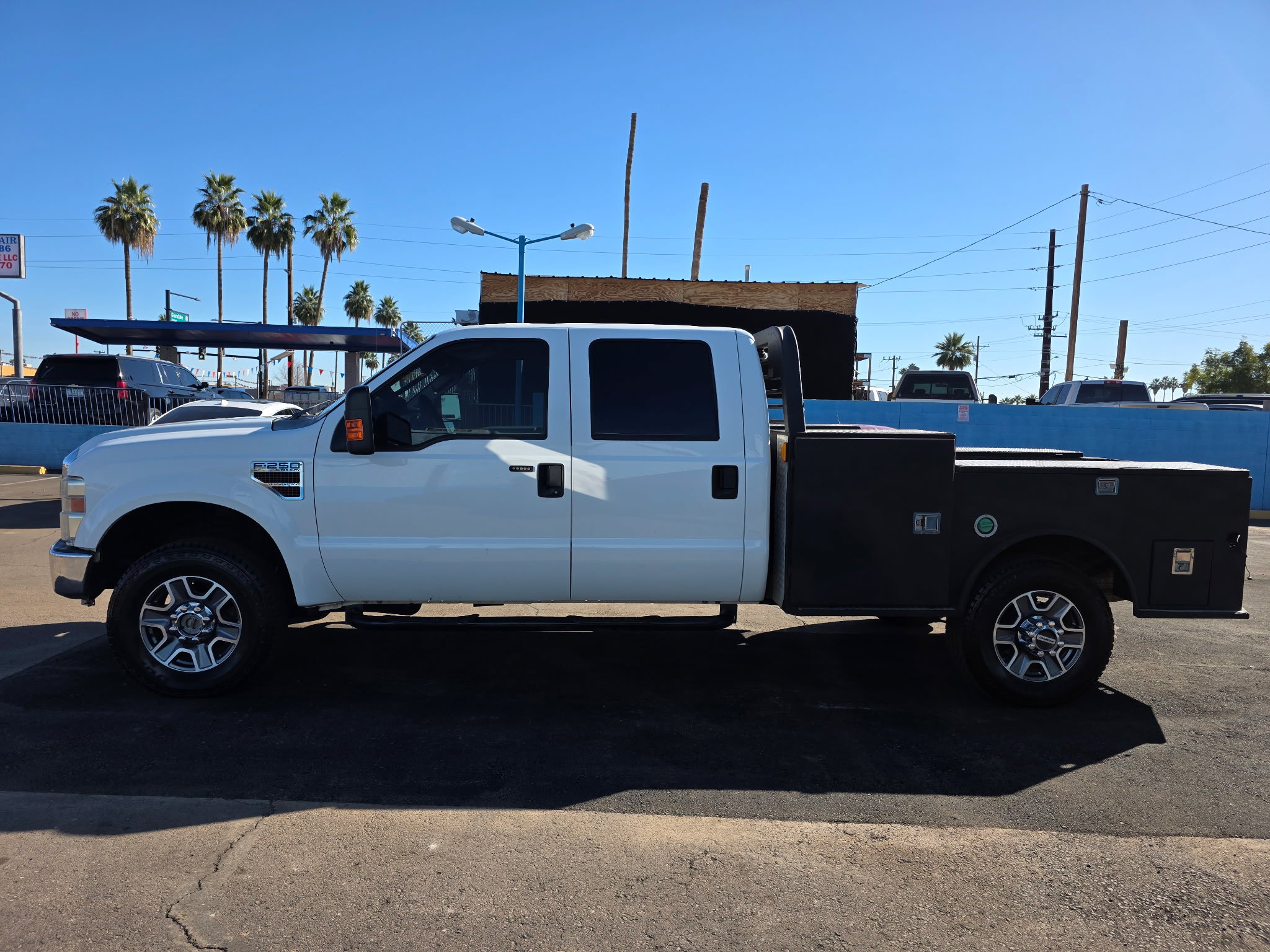 Used 2009 Ford F250 XL AWD/4WD image 2