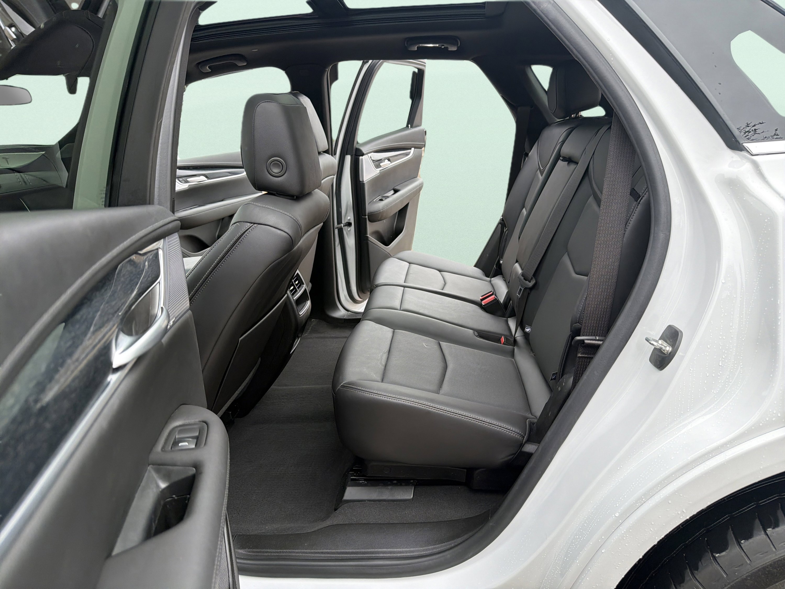 Used 2024 Cadillac XT5 Premium Luxury image 3