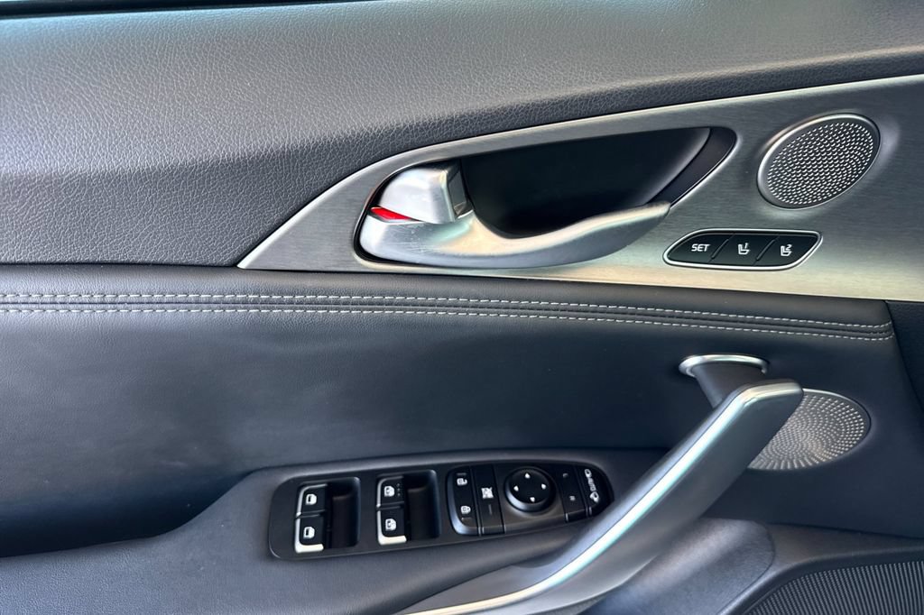 Used 2021 Kia Stinger GT1 RWD image 14