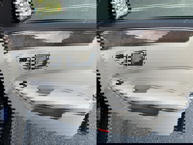 Used 2014 Mercedes-Benz E 250 BlueTEC Sedan image 17