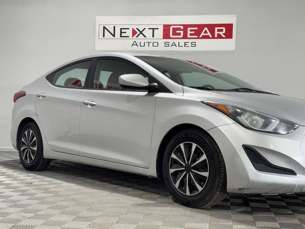 Used 2016 Hyundai Elantra SE FWD image 2