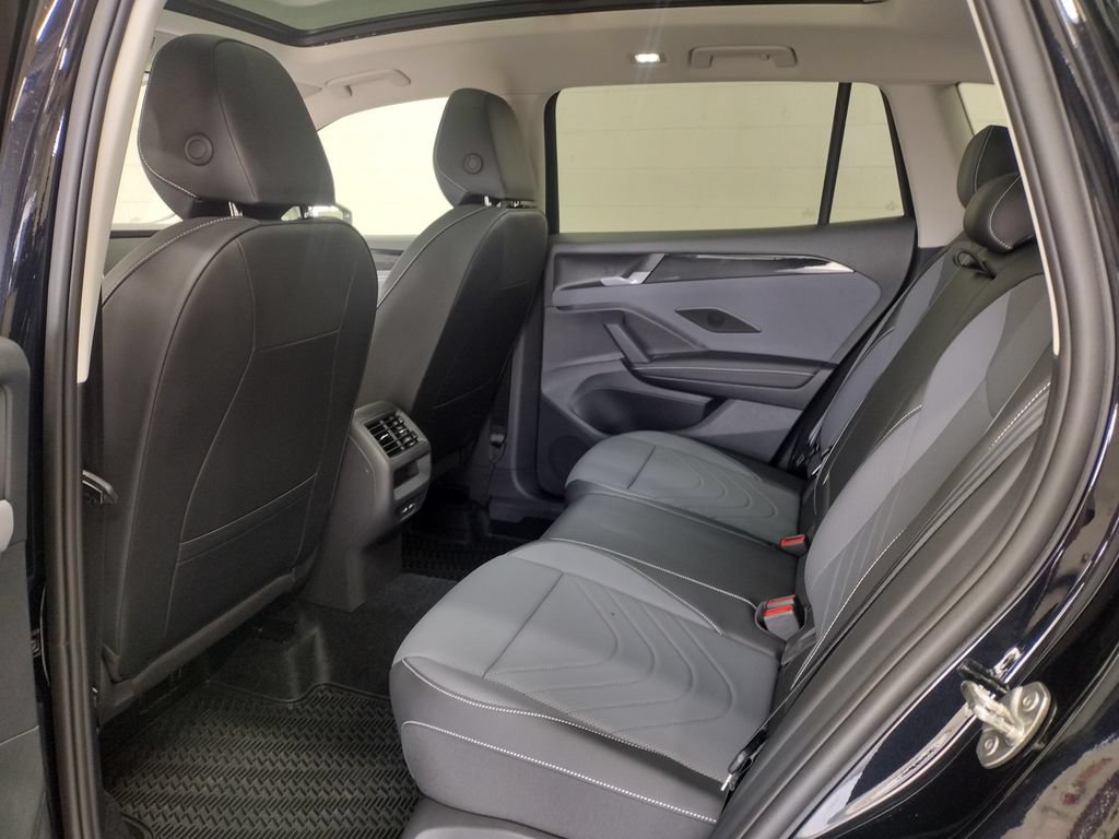 New 2026 Volkswagen Tiguan SE AWD/4WD image 25