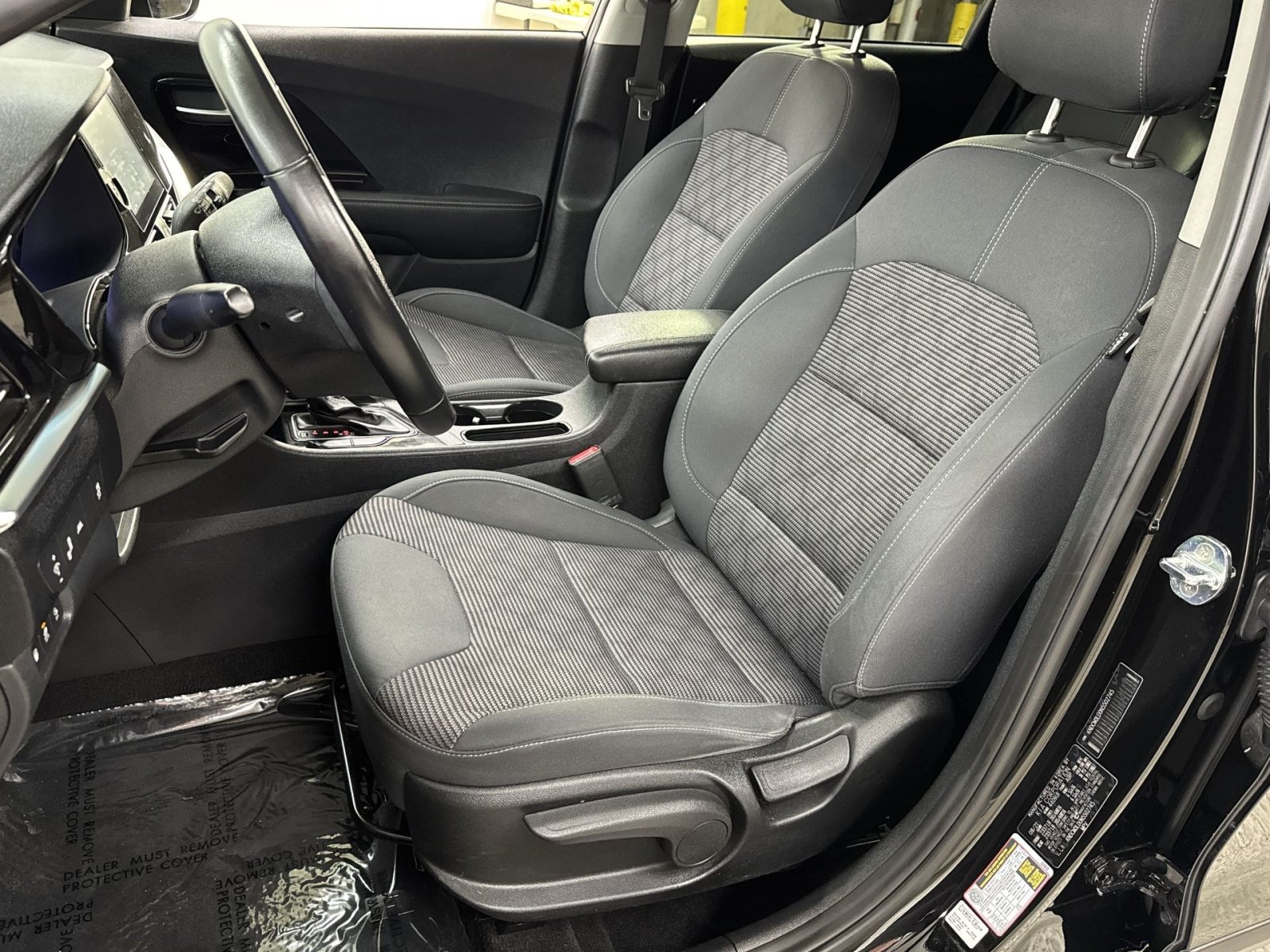 Used 2022 Kia Niro LXS FWD image 14