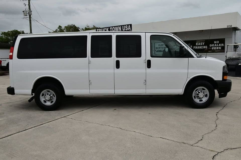 Used 2019 Chevrolet Express 3500 LS RWD image 8