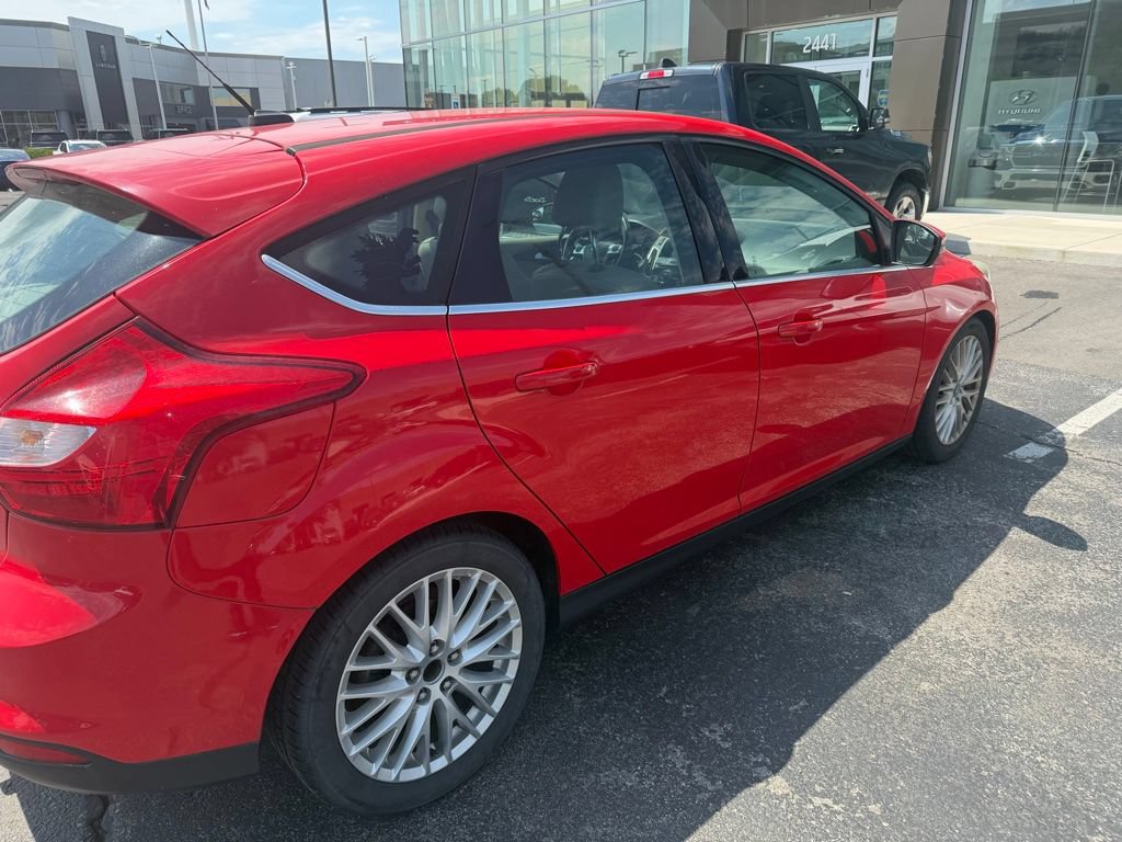 Used 2012 Ford Focus SEL FWD image 3