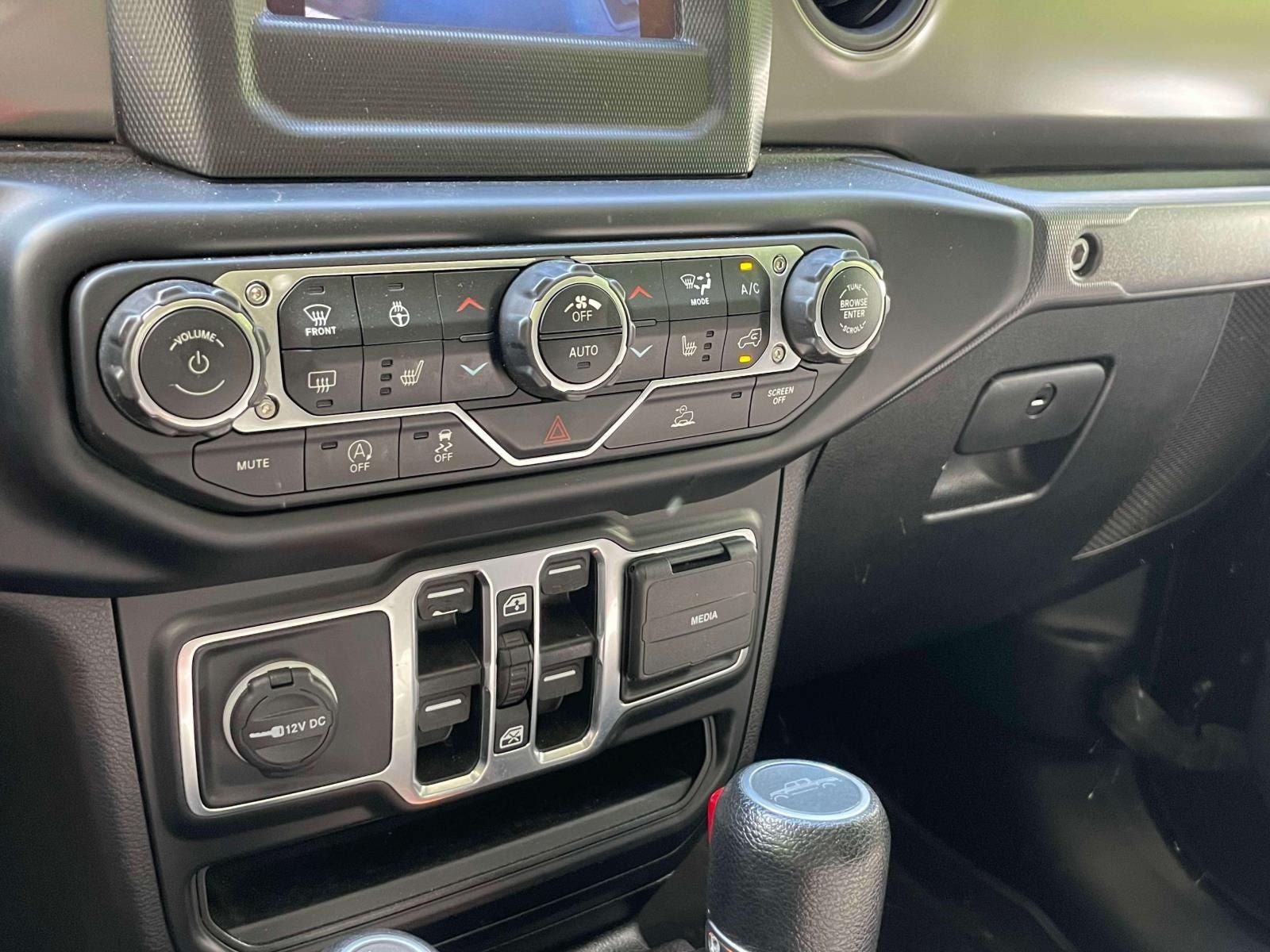 Used 2022 Jeep Gladiator Sport AWD/4WD image 29