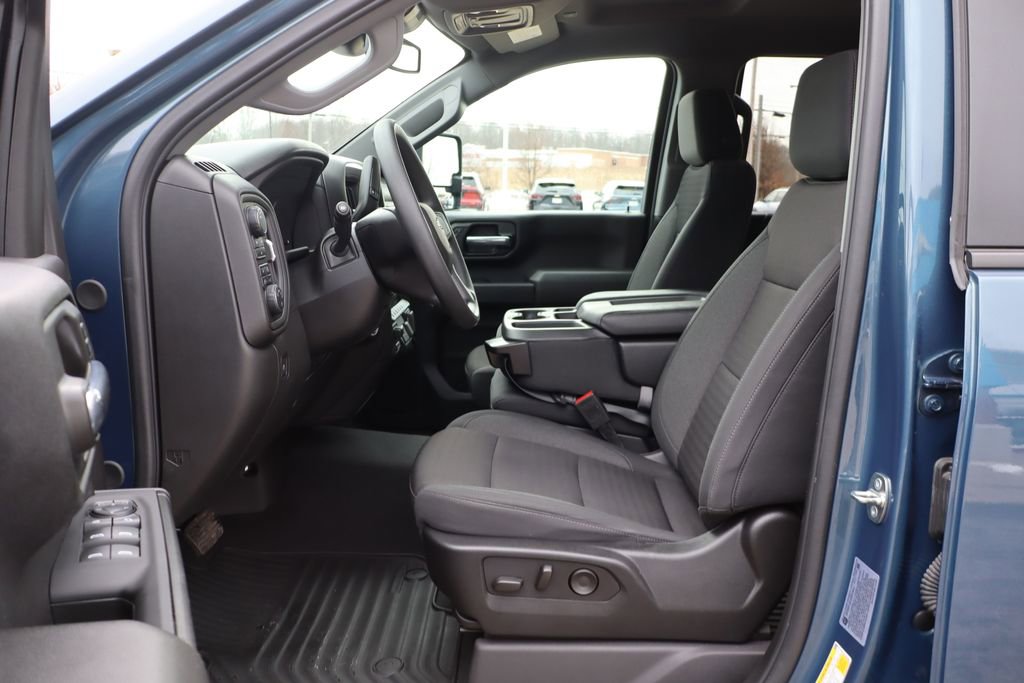 Used 2024 Chevrolet Silverado 2500 Custom w/ Custom Value Package image 13