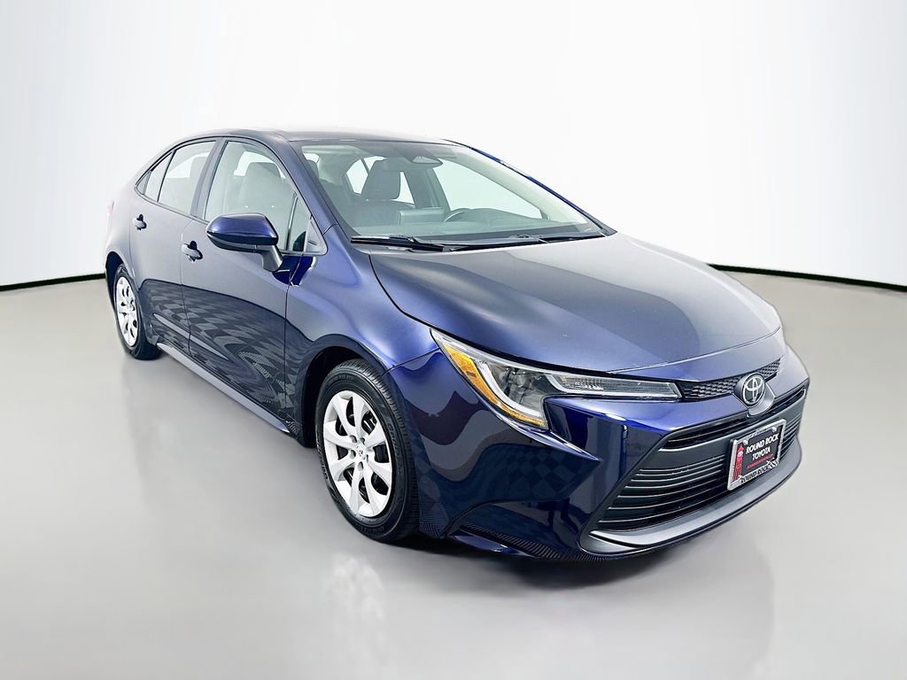 Used 2023 Toyota Corolla LE image 3