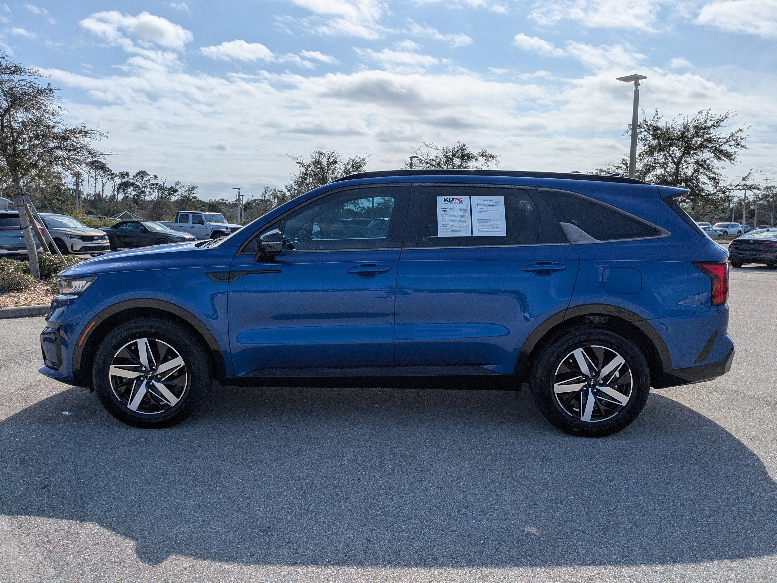 Used 2022 Kia Sorento S image 8