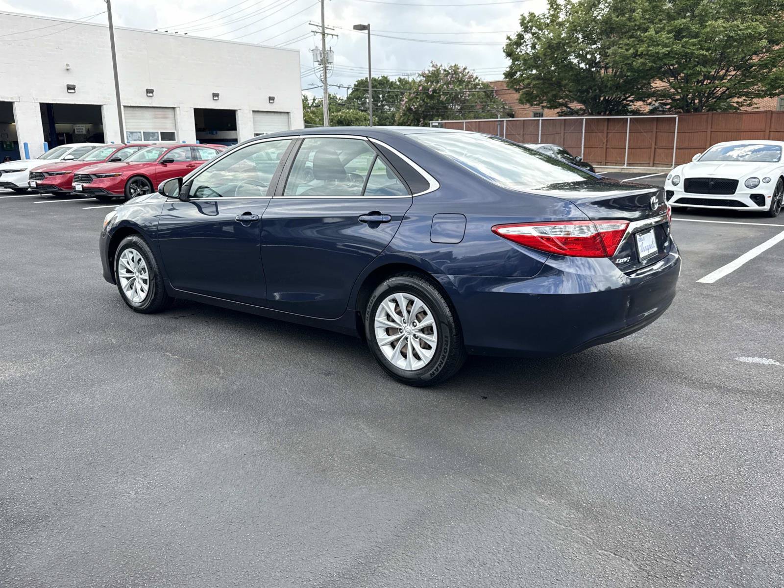 Used 2016 Toyota Camry LE FWD image 21