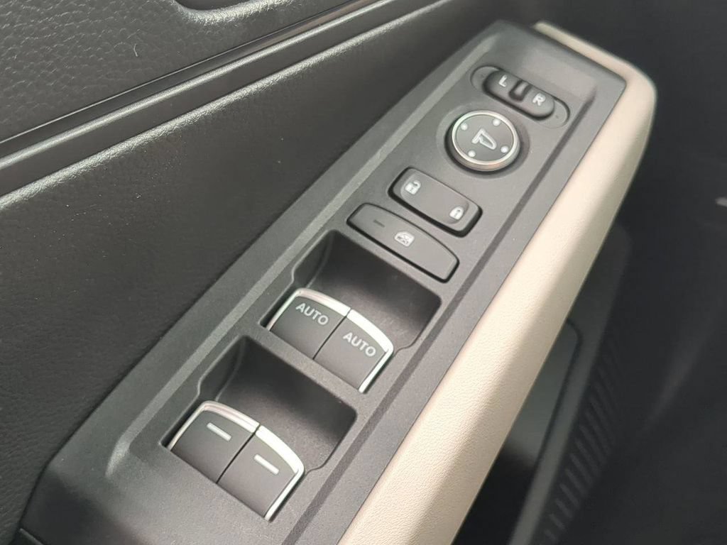 Certified 2025 Honda Accord LX image 19